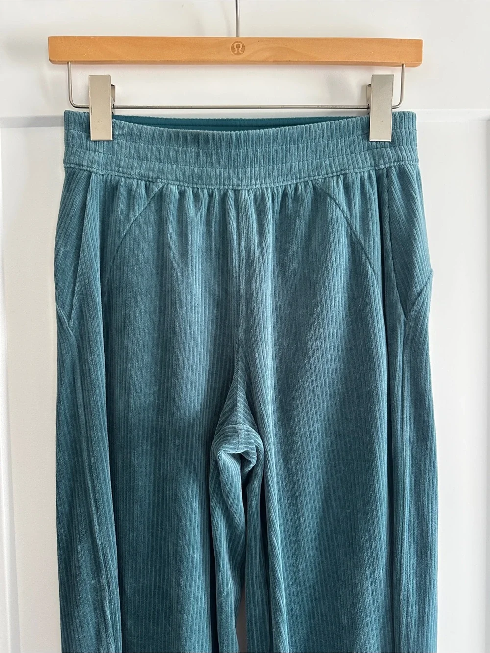 Lululemon Scuba Mid-Rise Wide-Leg Pant *Velvet Cord Storm Teal Size 4